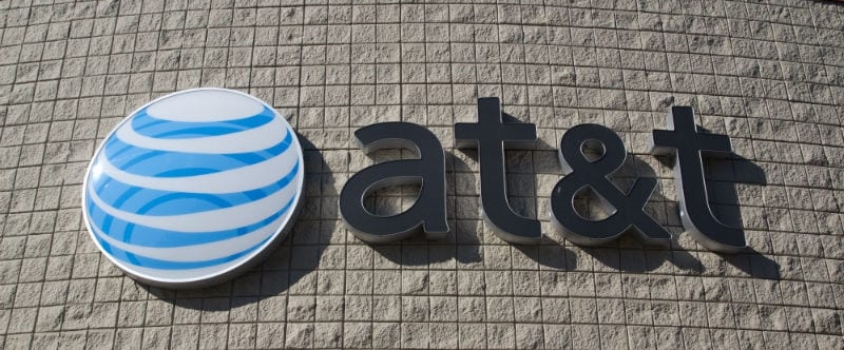 AT&T Rewards Shareholders With 6.2% Dividend Yield (T)